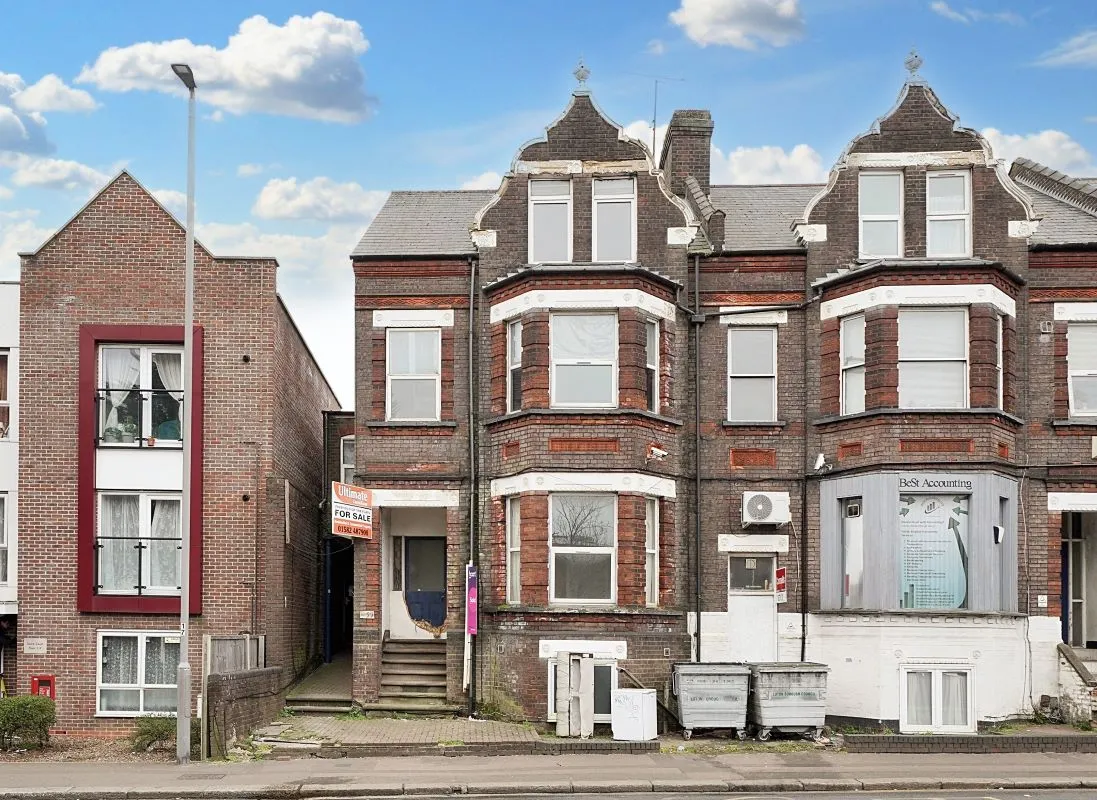 59 Castle Street, Luton, Bedfordshire, LU1 3AG - Online Auctions