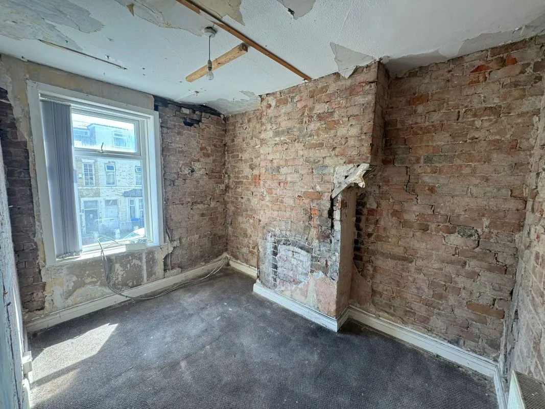 Blackpool, Lancashire, FY1 6EF - Online Auctions