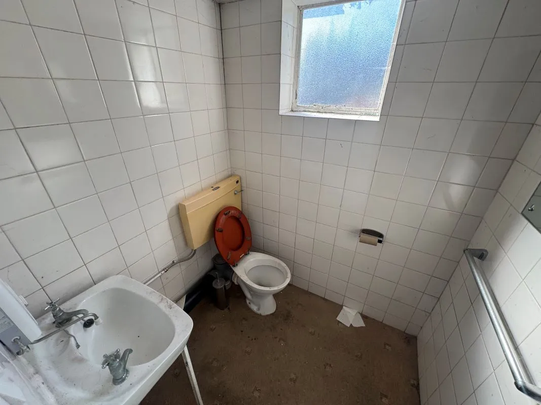 Doncaster, South Yorkshire, DN4 9DT - Online Auctions