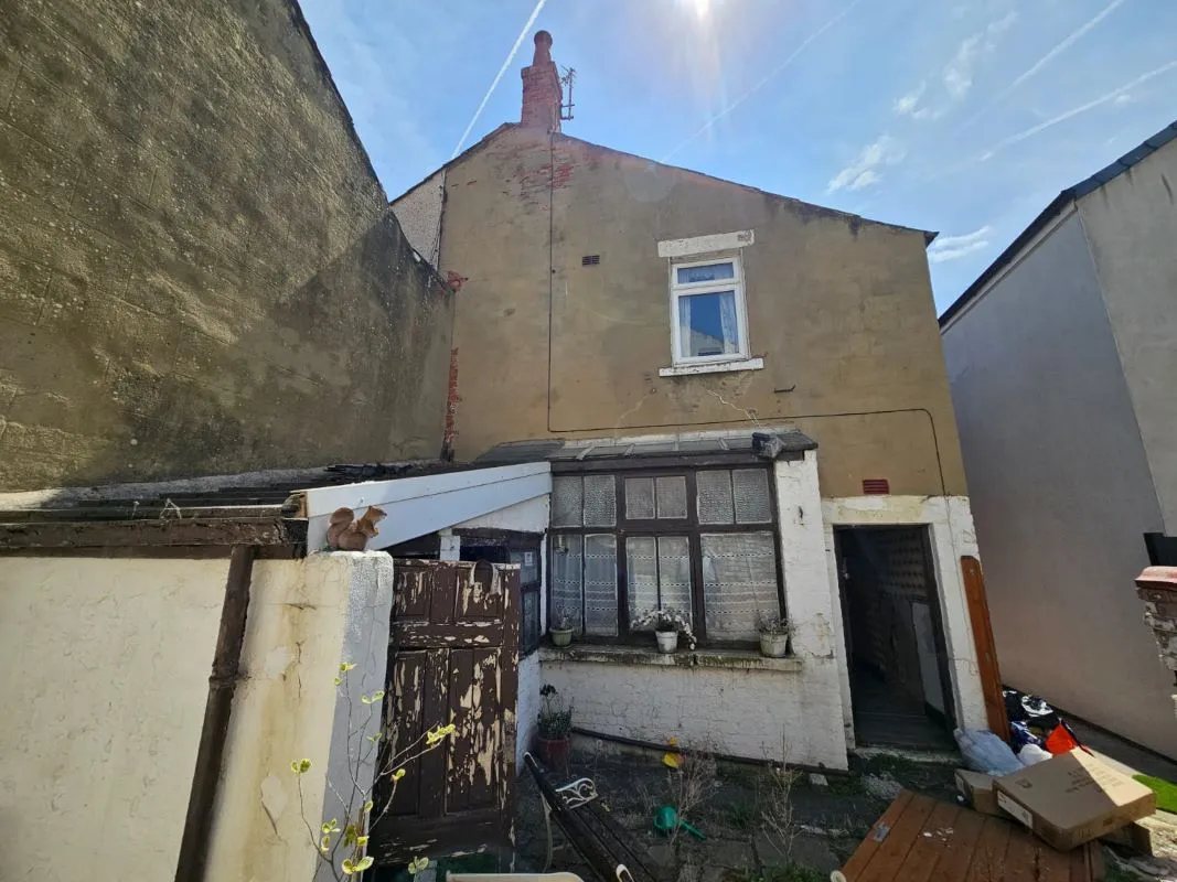 Blackpool, Lancashire, FY1 6DA - Online Auctions