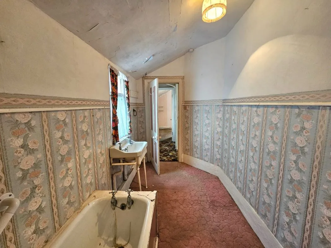 Blackpool, Lancashire, FY1 6DA - Online Auctions