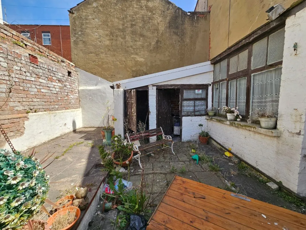 Blackpool, Lancashire, FY1 6DA - Online Auctions