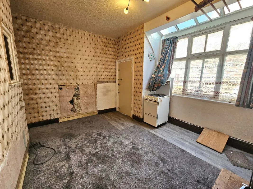 Blackpool, Lancashire, FY1 6DA - Online Auctions