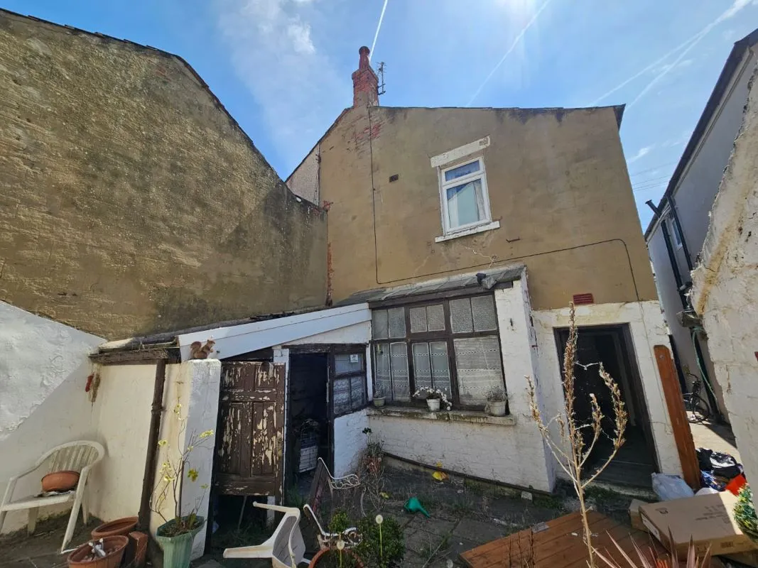 Blackpool, Lancashire, FY1 6DA - Online Auctions