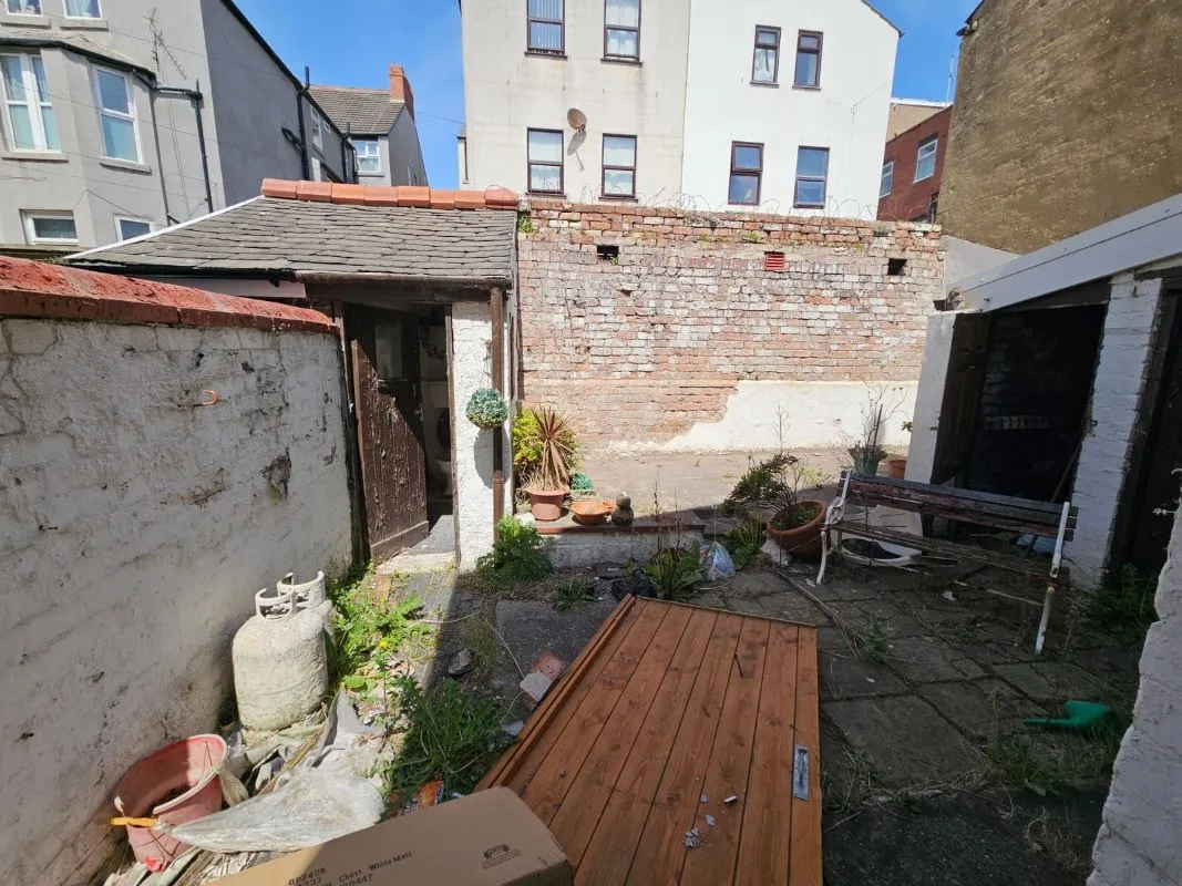 Blackpool, Lancashire, FY1 6DA - Online Auctions