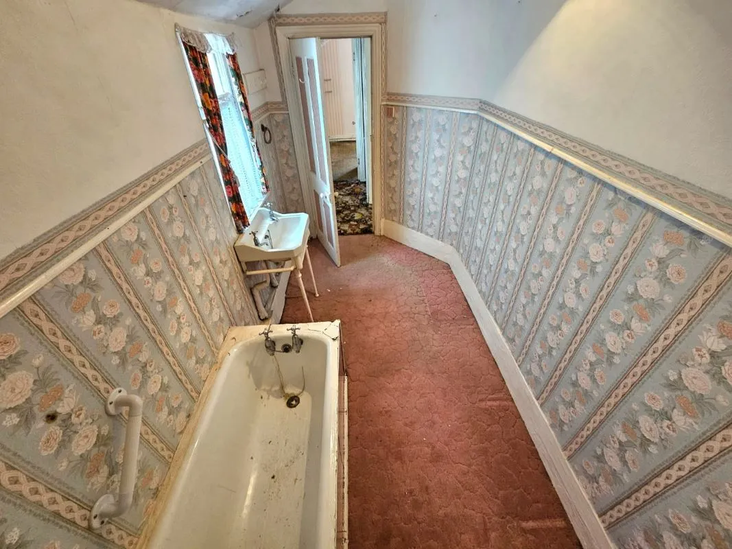 Blackpool, Lancashire, FY1 6DA - Online Auctions