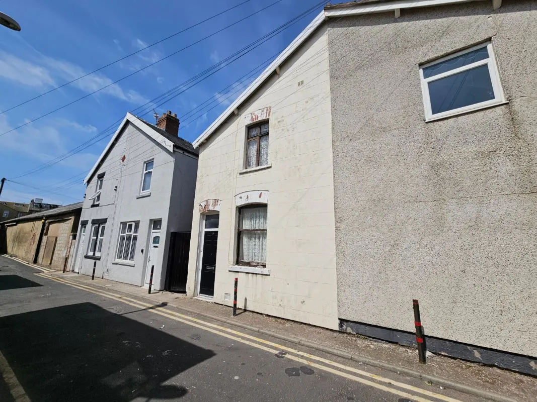 Blackpool, Lancashire, FY1 6DA - Online Auctions