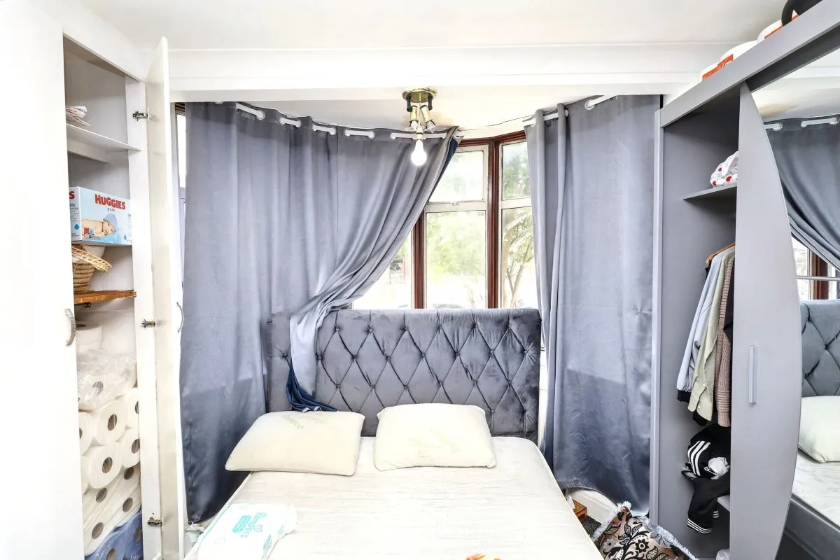 London, NW10 0DP - Online Auctions
