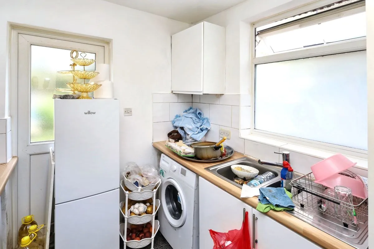 London, NW10 0DP - Online Auctions