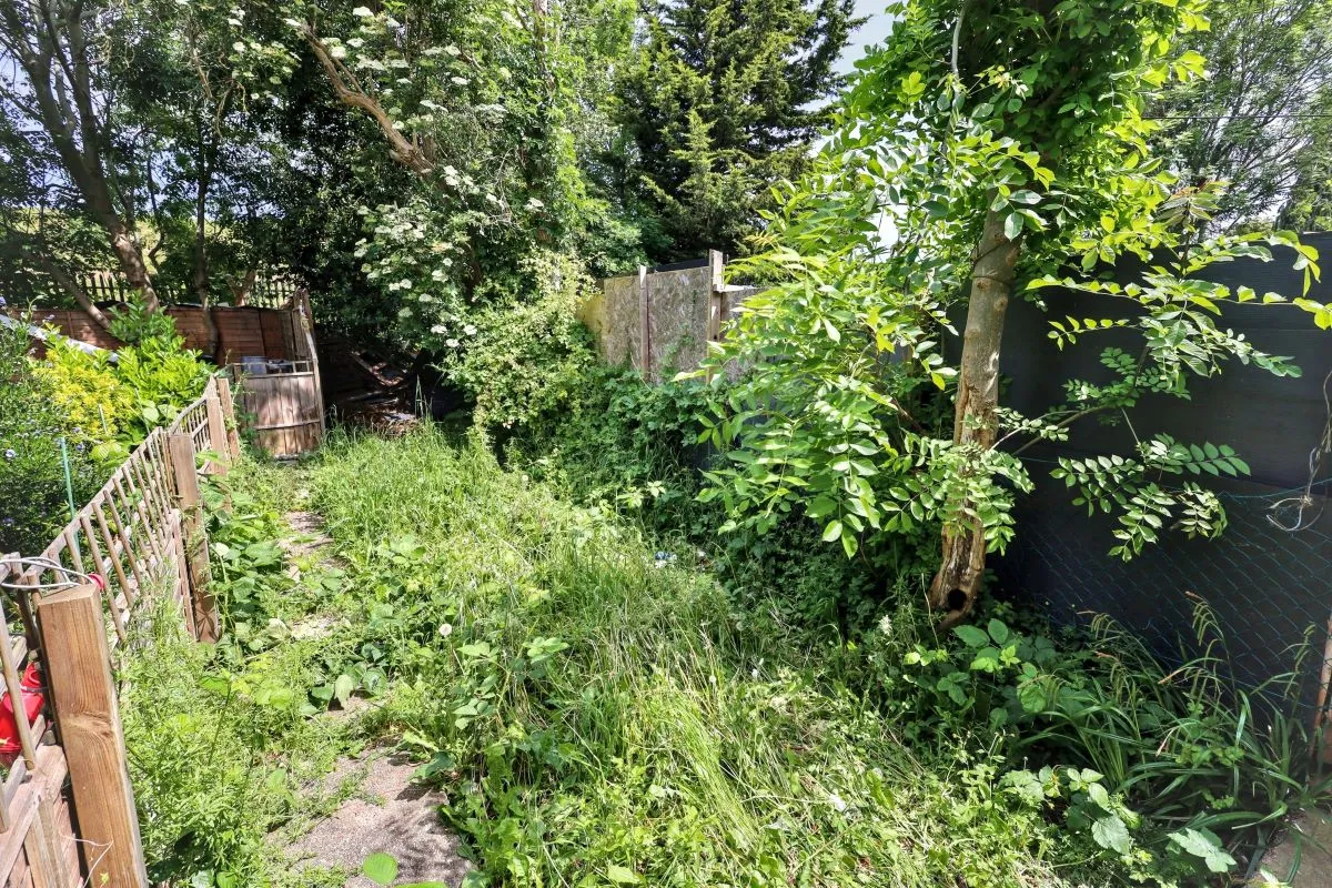 London, NW10 0DP - Online Auctions