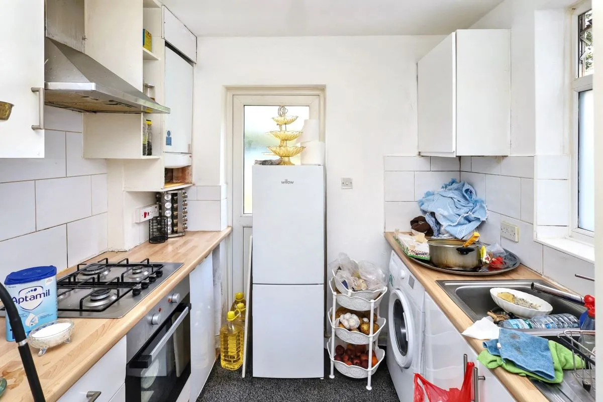 London, NW10 0DP - Online Auctions