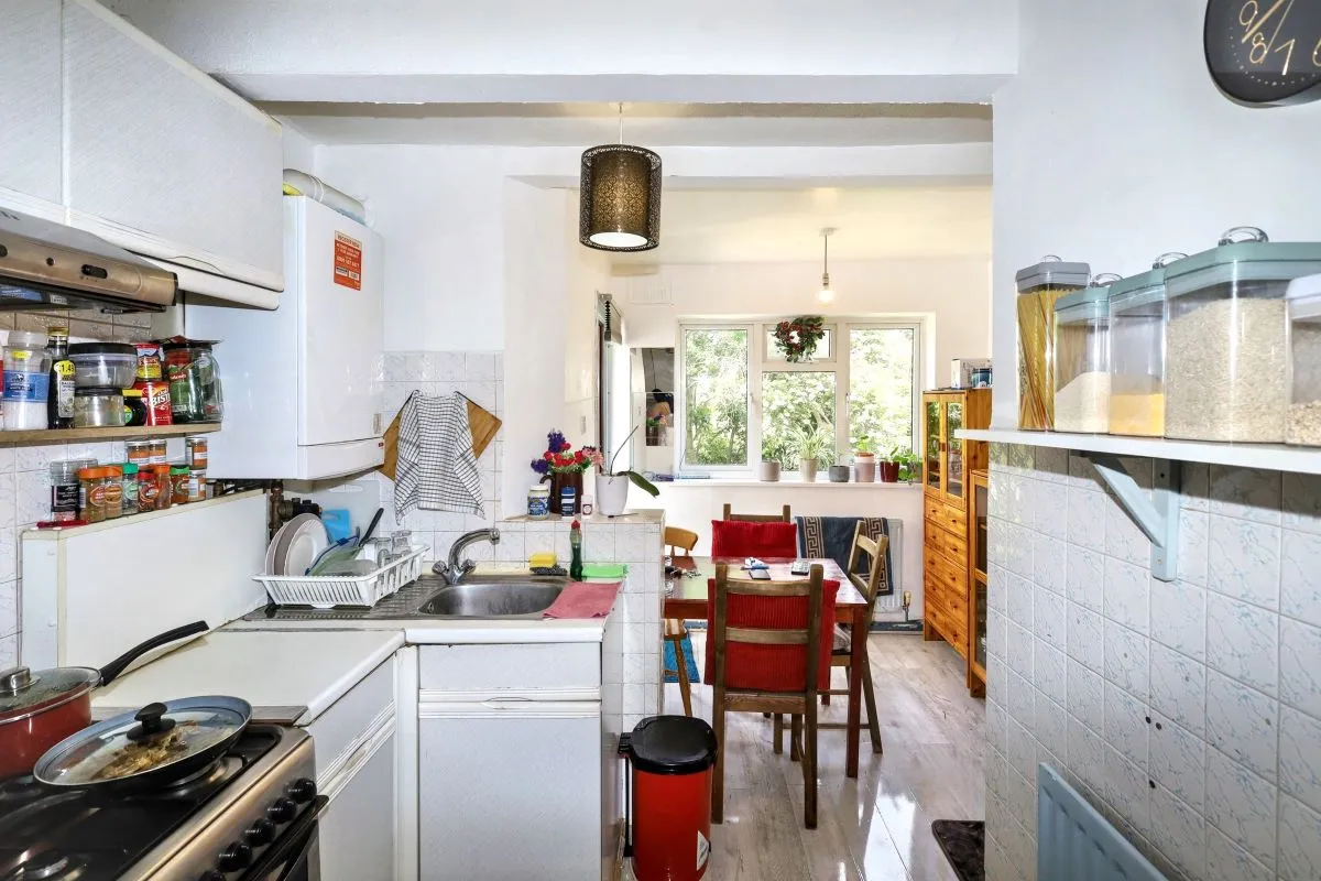London, NW10 0DP - Online Auctions