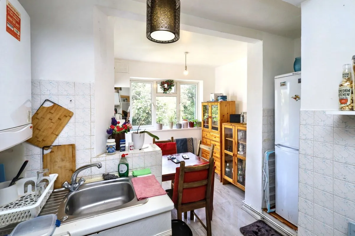 London, NW10 0DP - Online Auctions