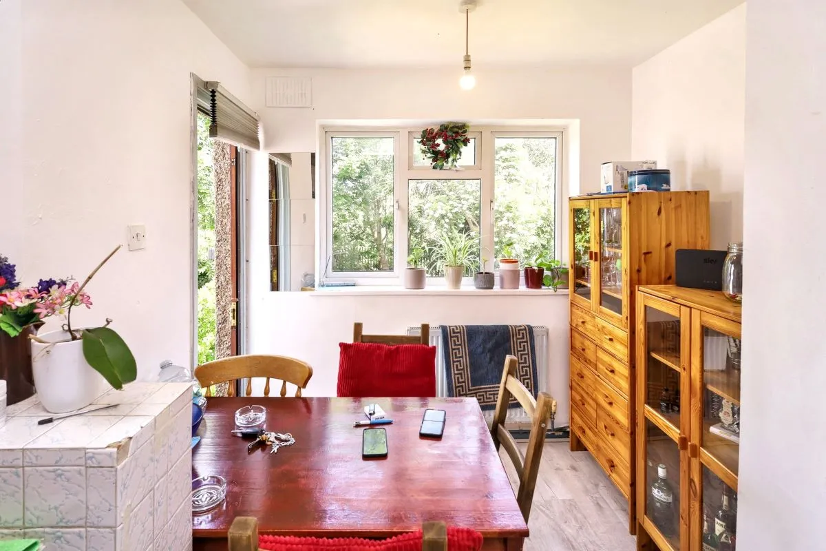 London, NW10 0DP - Online Auctions