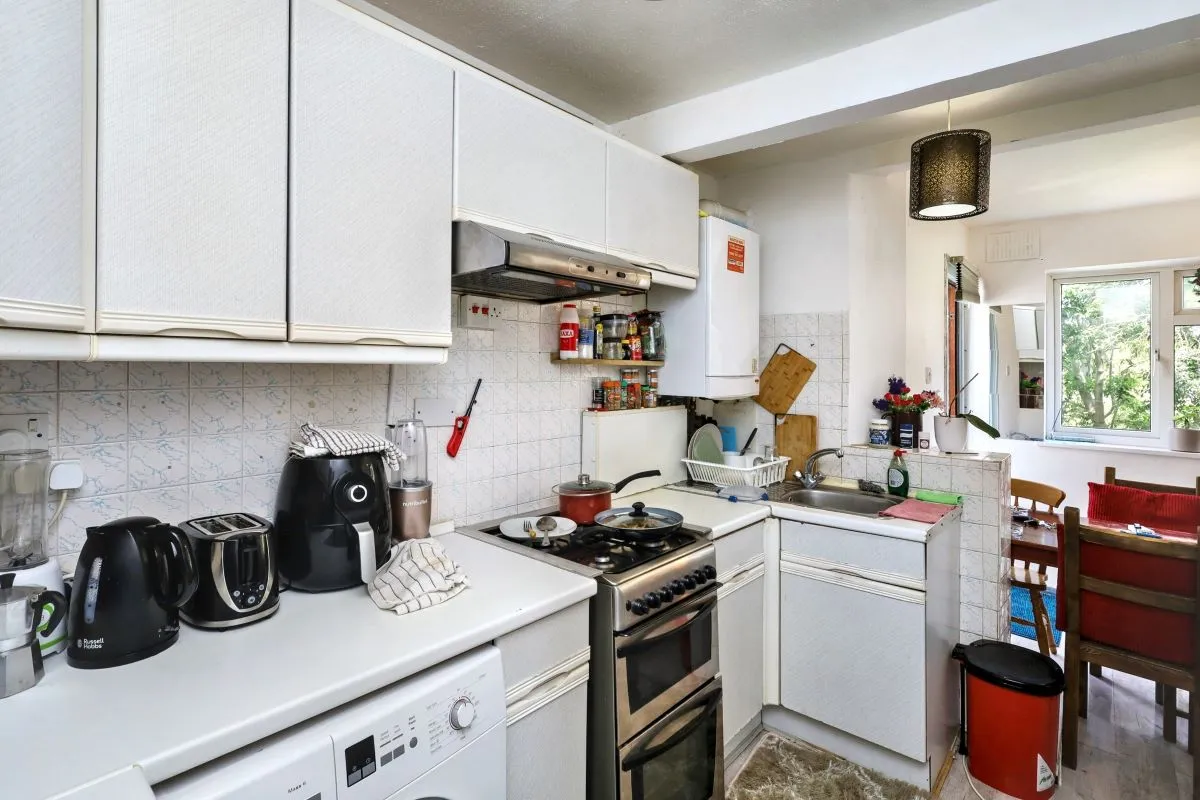 London, NW10 0DP - Online Auctions