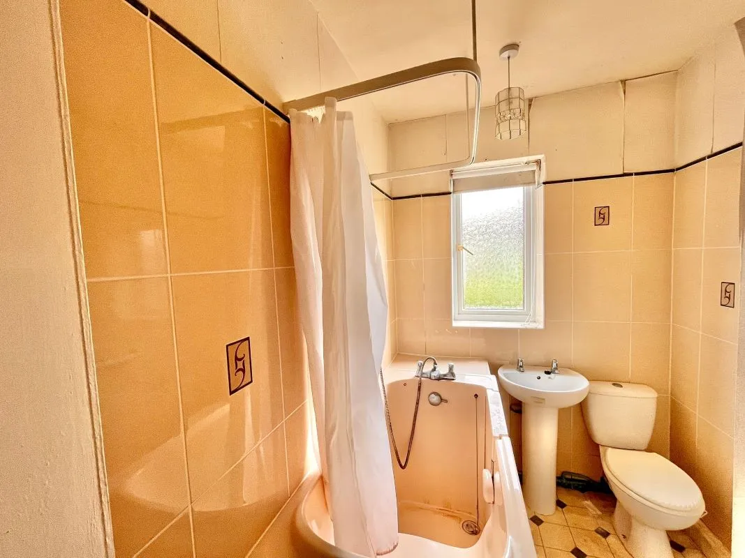 Barnsley, South Yorkshire, S70 4PH - Online Auctions