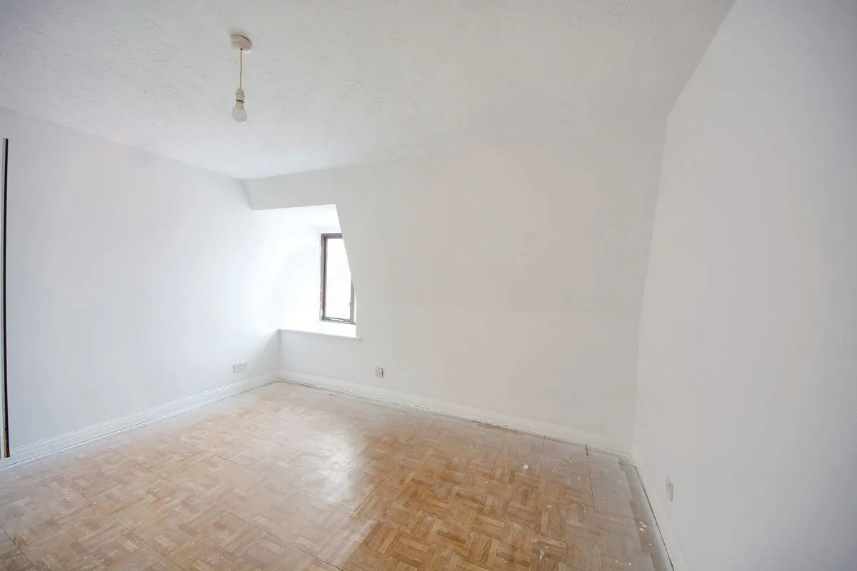 Albany Court, Luton, Bedfordshire, LU1 1NP - Online Auctions