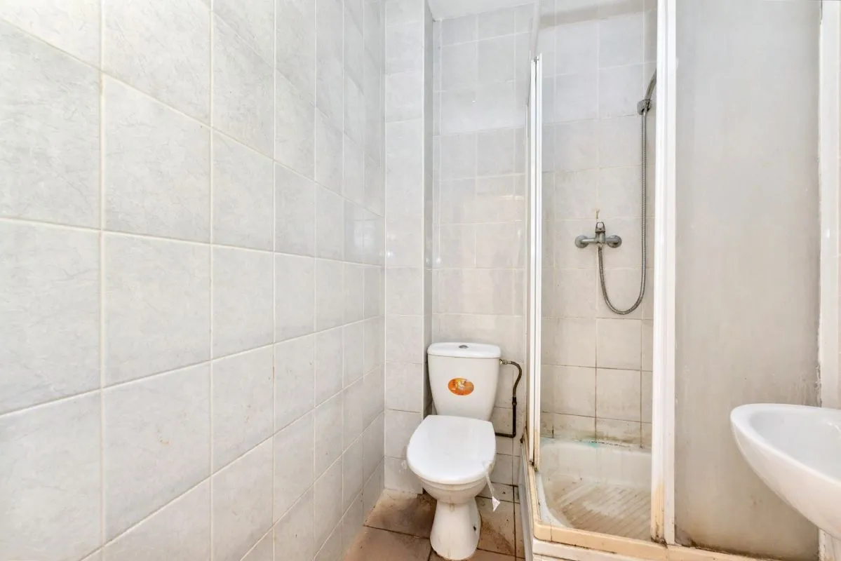 23-25 Biscot Road, Luton, Bedfordshire, LU3 1AH - Online Auctions