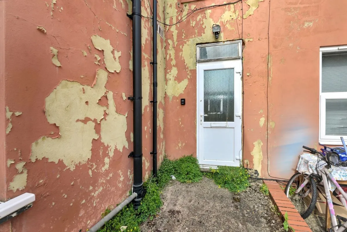 23-25 Biscot Road, Luton, Bedfordshire, LU3 1AH - Online Auctions