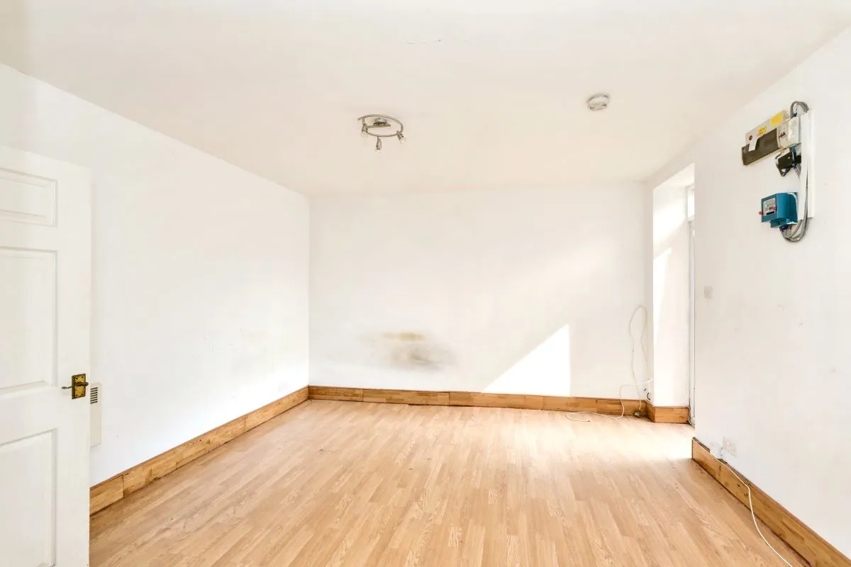 23-25 Biscot Road, Luton, Bedfordshire, LU3 1AH - Online Auctions