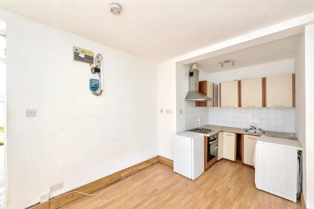 23-25 Biscot Road, Luton, Bedfordshire, LU3 1AH - Online Auctions