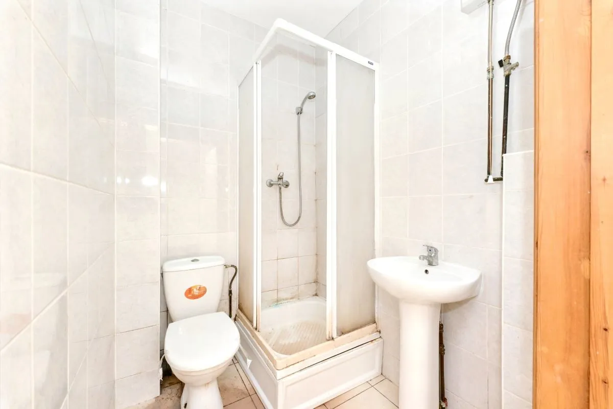 23-25 Biscot Road, Luton, Bedfordshire, LU3 1AH - Online Auctions