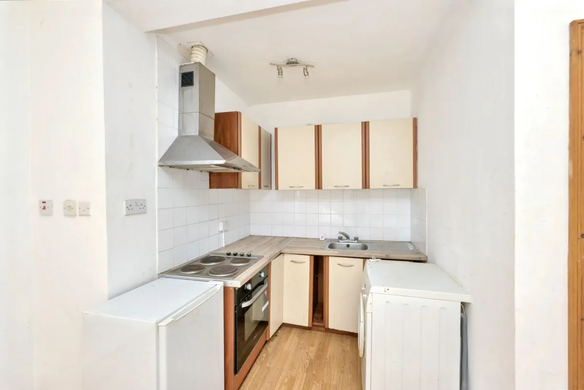 23-25 Biscot Road, Luton, Bedfordshire, LU3 1AH - Online Auctions