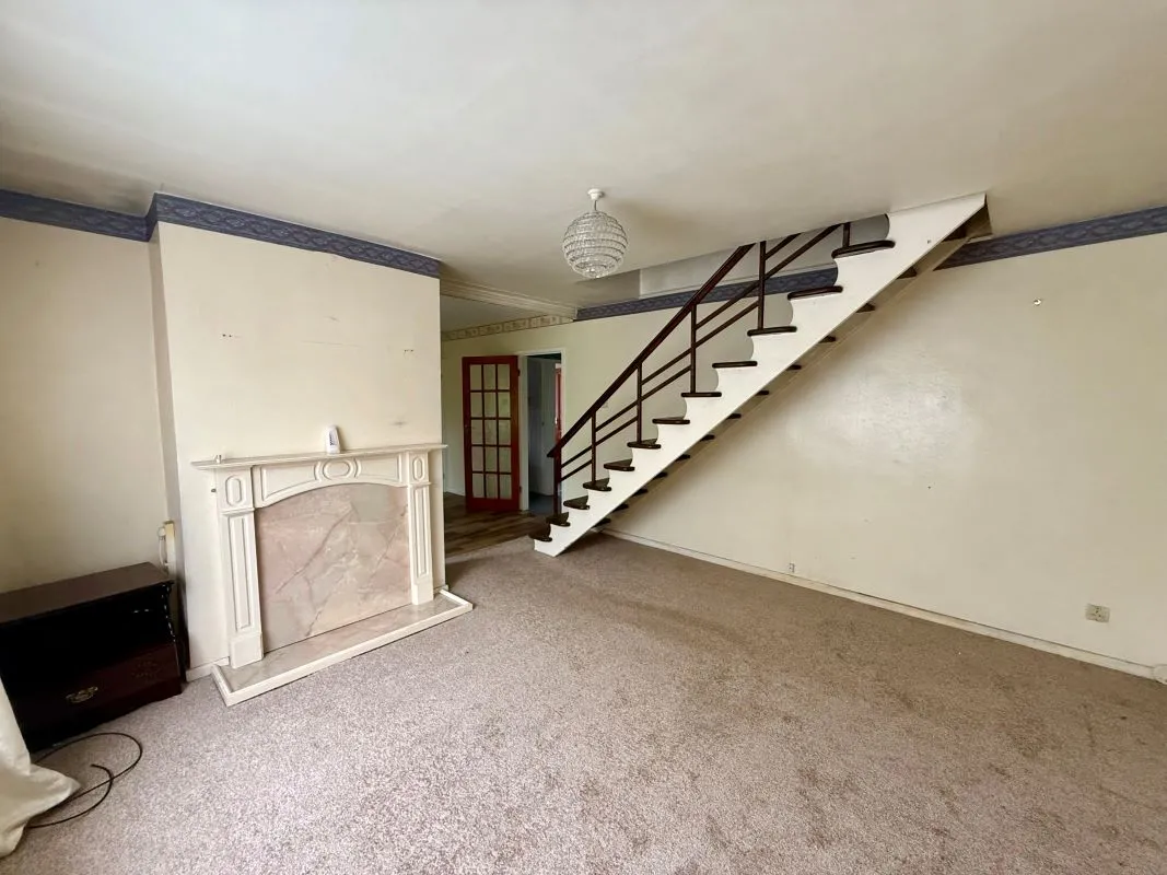 Aston, Sheffield, South Yorkshire, S26 2BW - Online Auctions