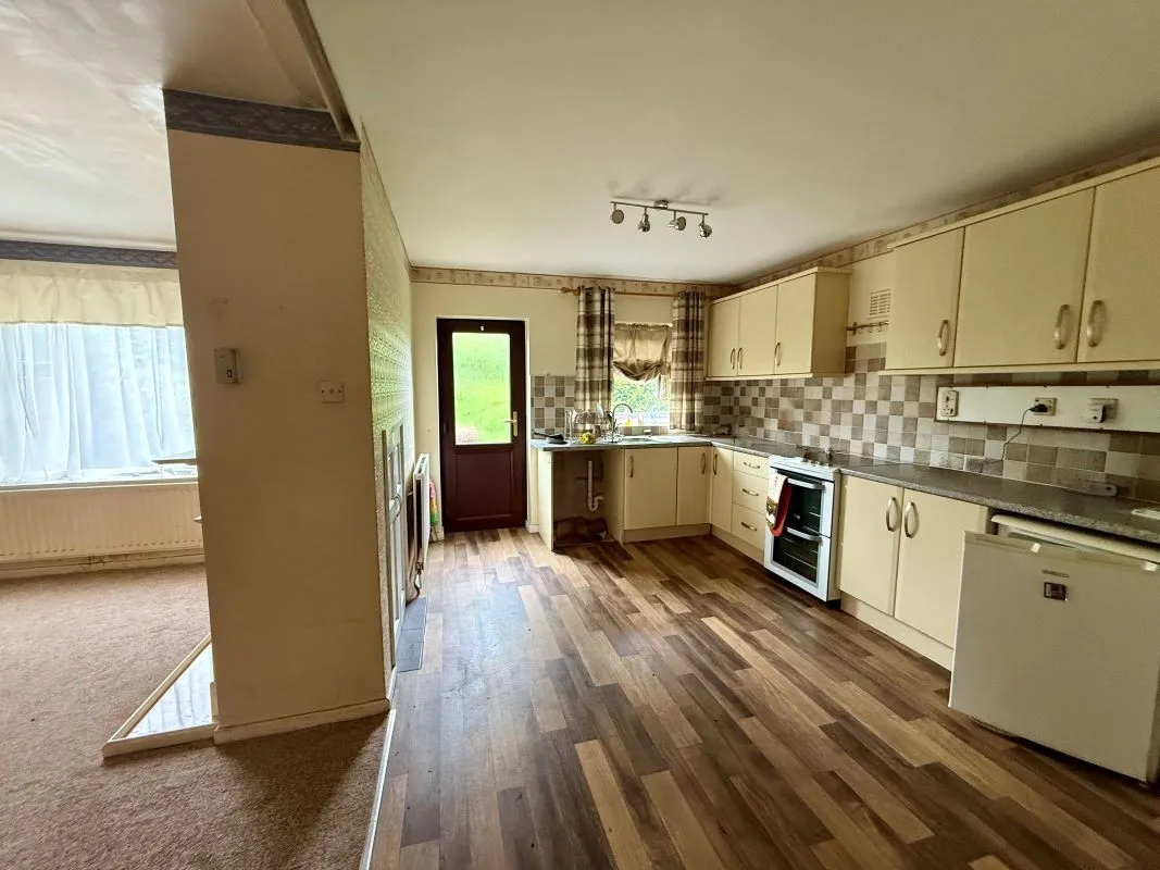 Aston, Sheffield, South Yorkshire, S26 2BW - Online Auctions