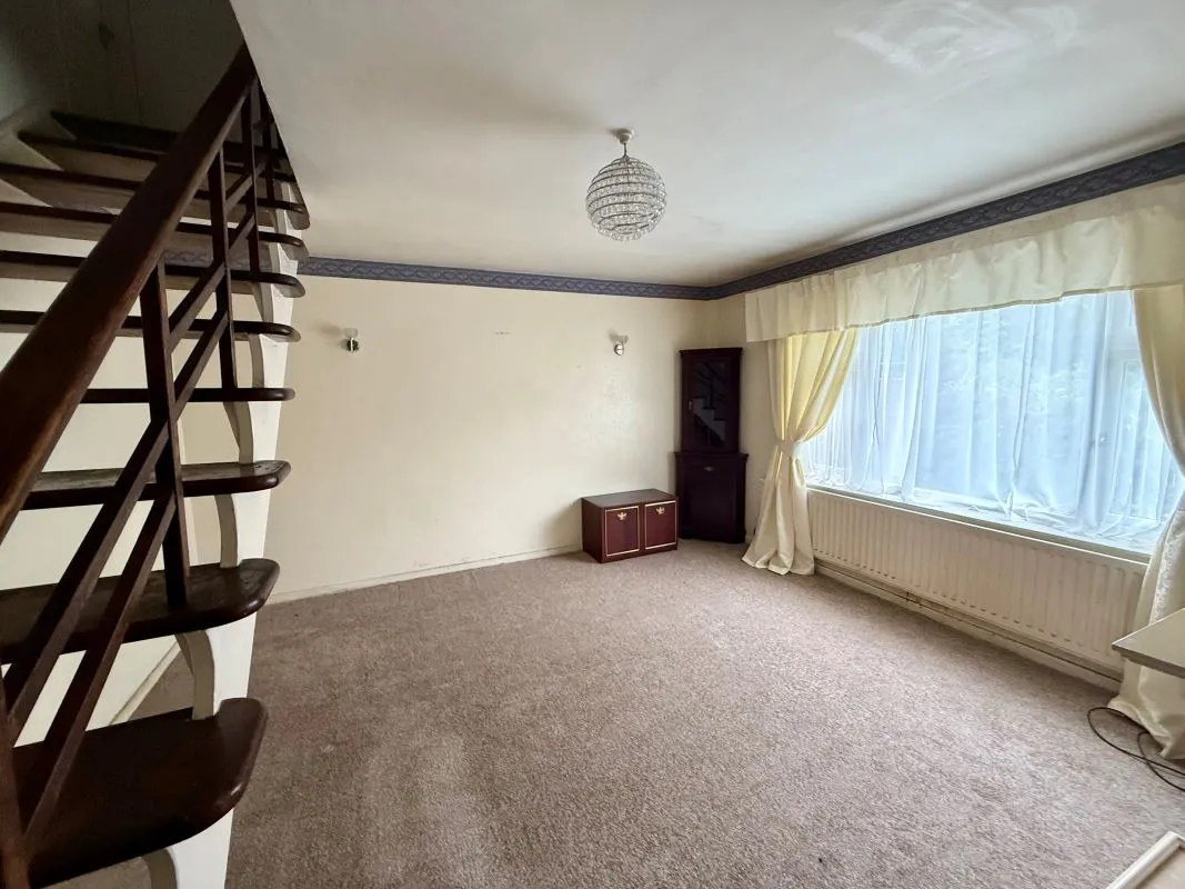 Aston, Sheffield, South Yorkshire, S26 2BW - Online Auctions