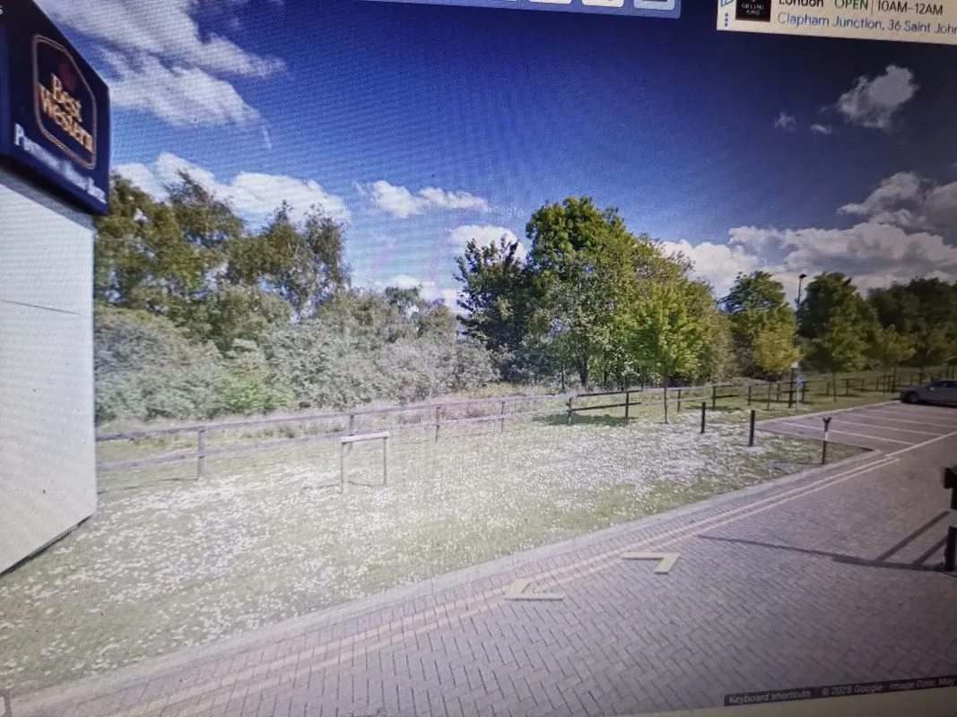 Near to A4042 Roundabout, Pontypool, Gwent, NP4 0XB - Online Auctions