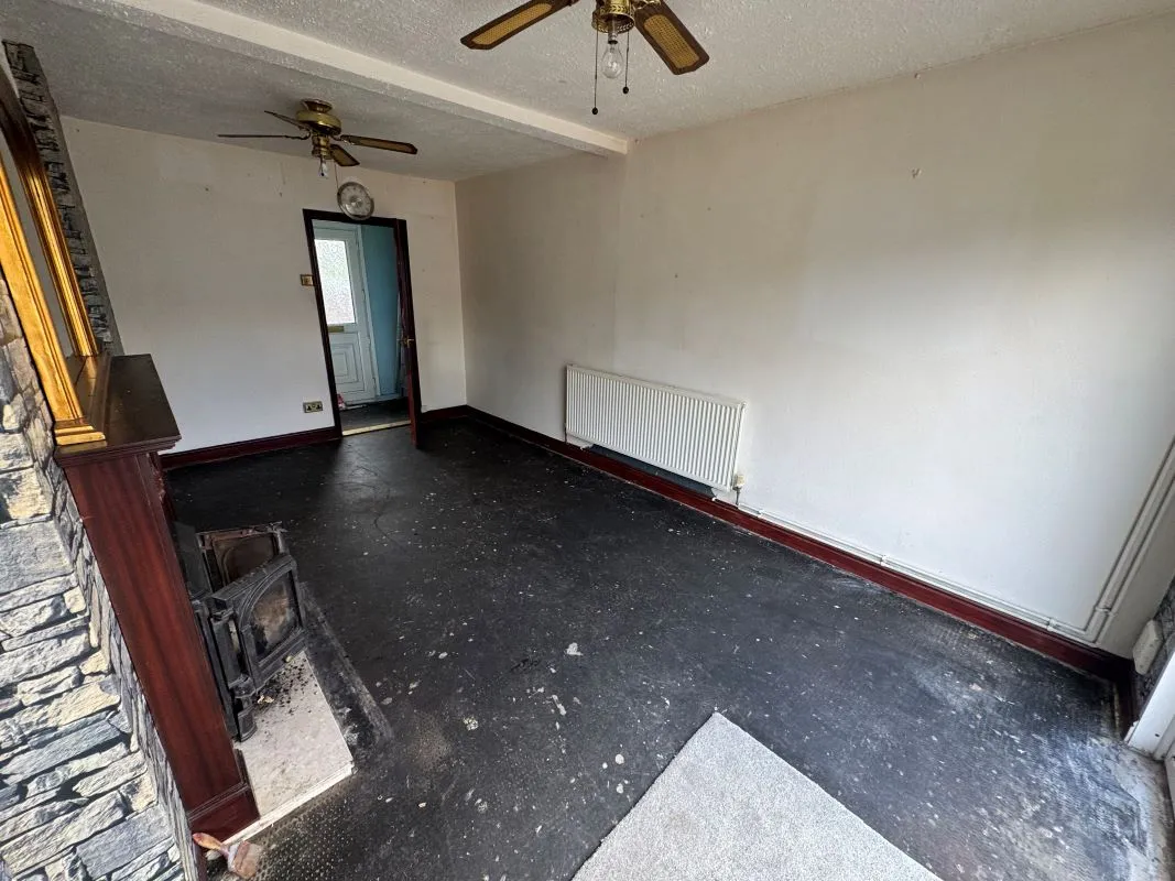 Eckington, Sheffield, South Yorkshire, S21 4AQ - Online Auctions
