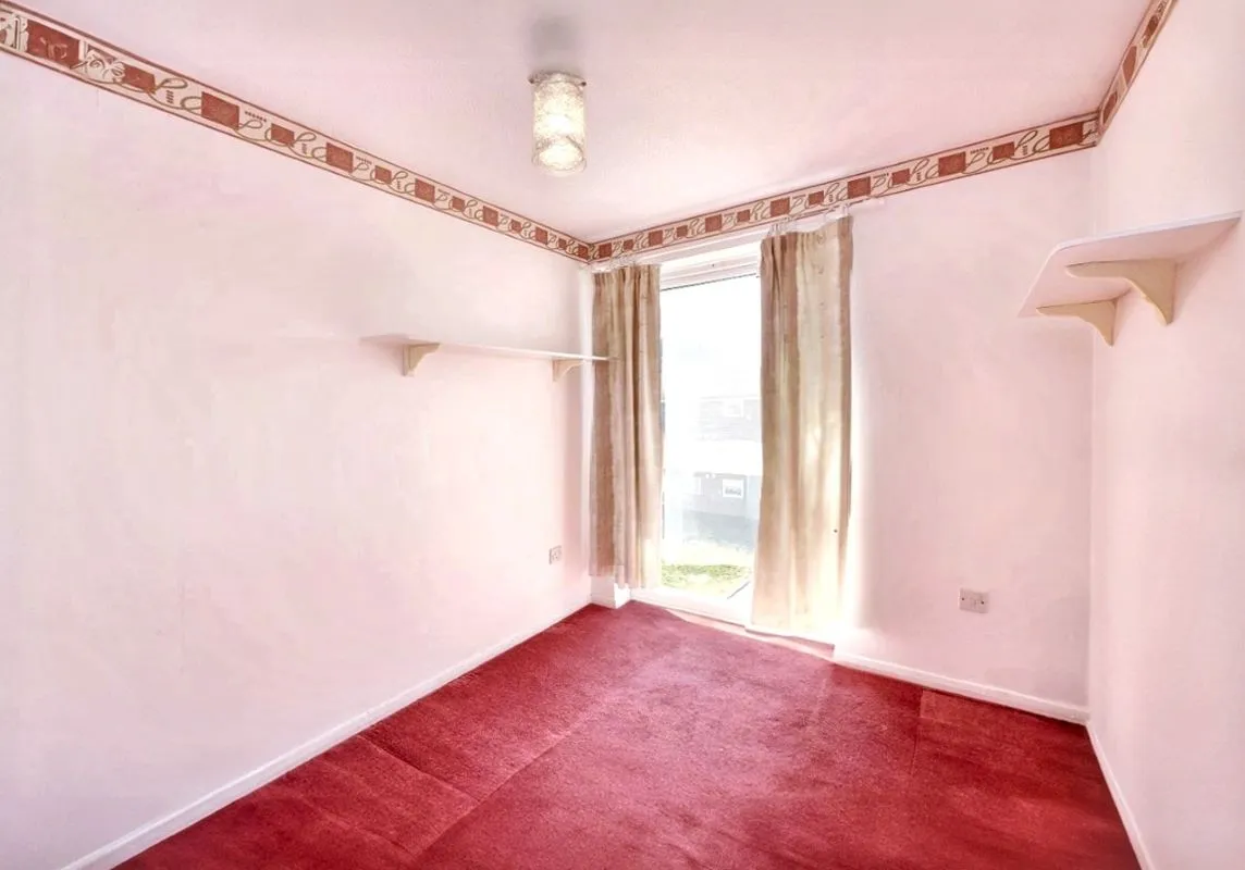 Earls Court, Dunstable, Bedfordshire, LU5 4LB - Online Auctions