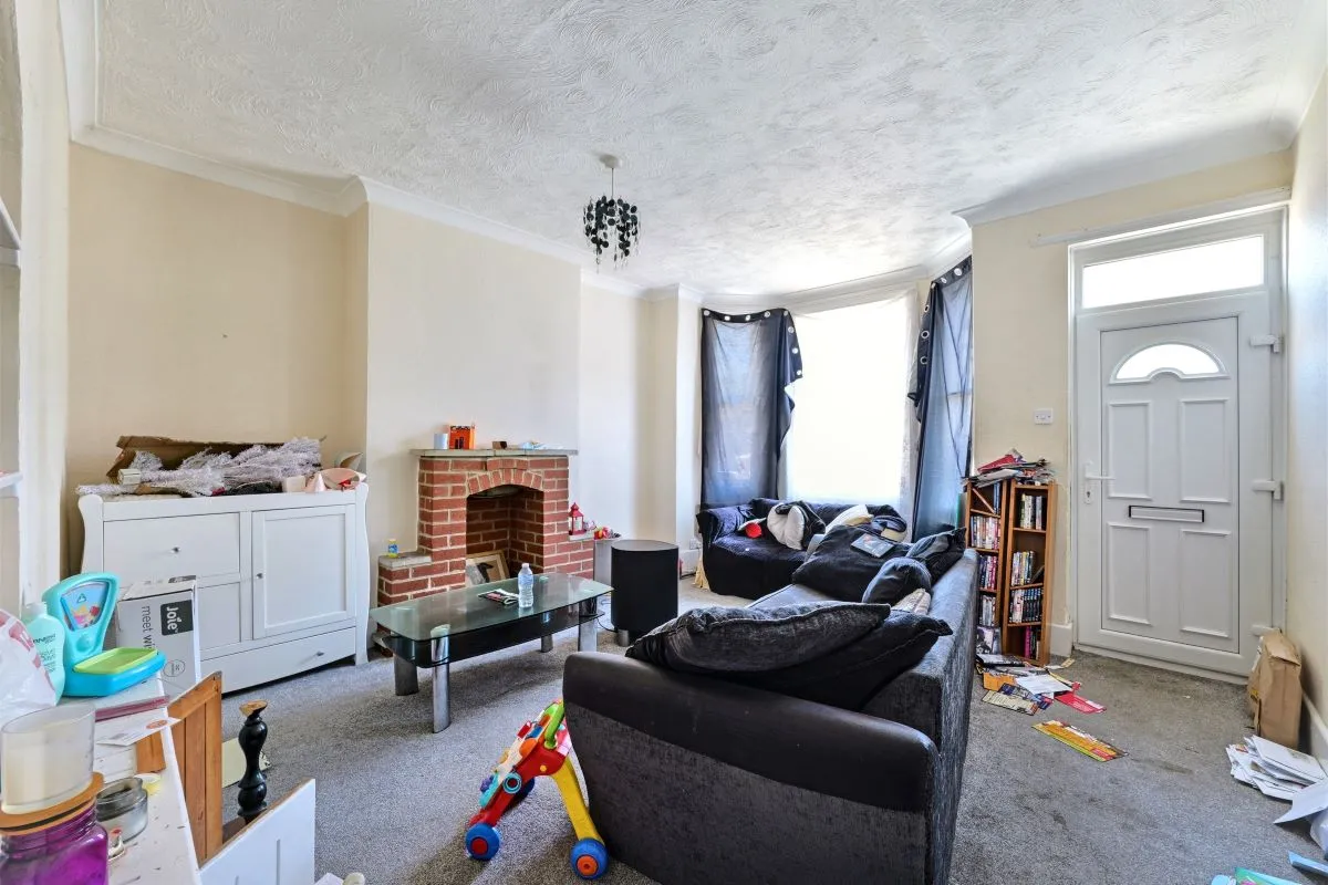 Littlehampton, West Sussex, BN17 7DE - Online Auctions