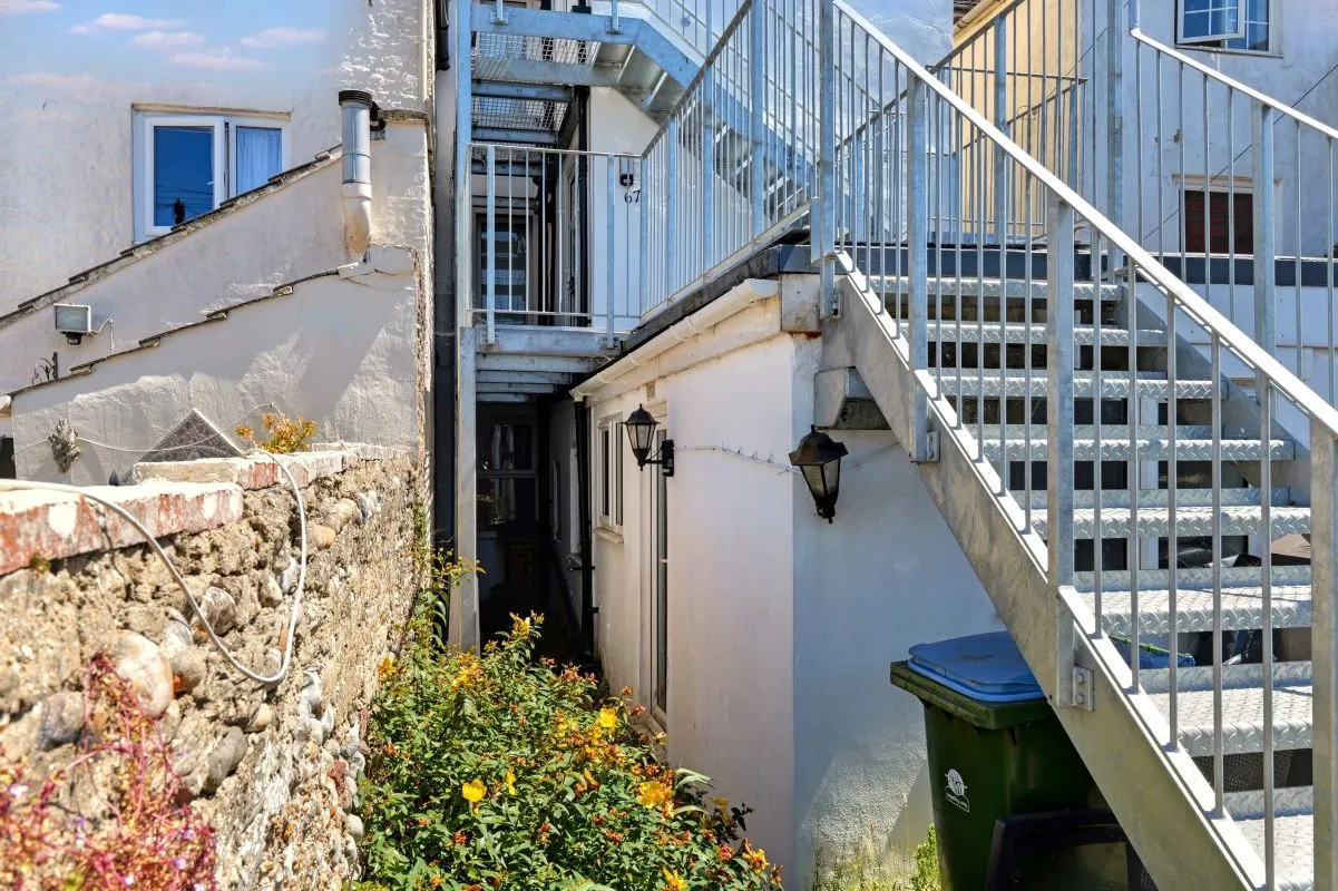 Littlehampton, West Sussex, BN17 7DE - Online Auctions