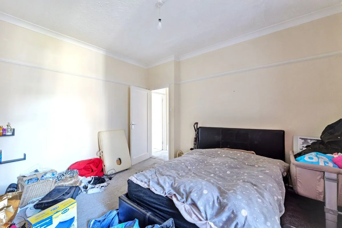Littlehampton, West Sussex, BN17 7DE - Online Auctions