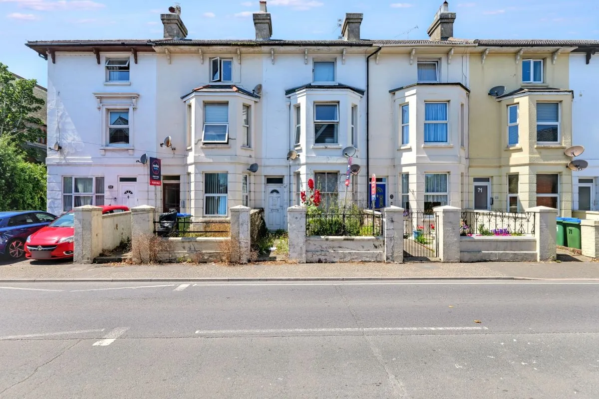 Littlehampton, West Sussex, BN17 7DE - Online Auctions