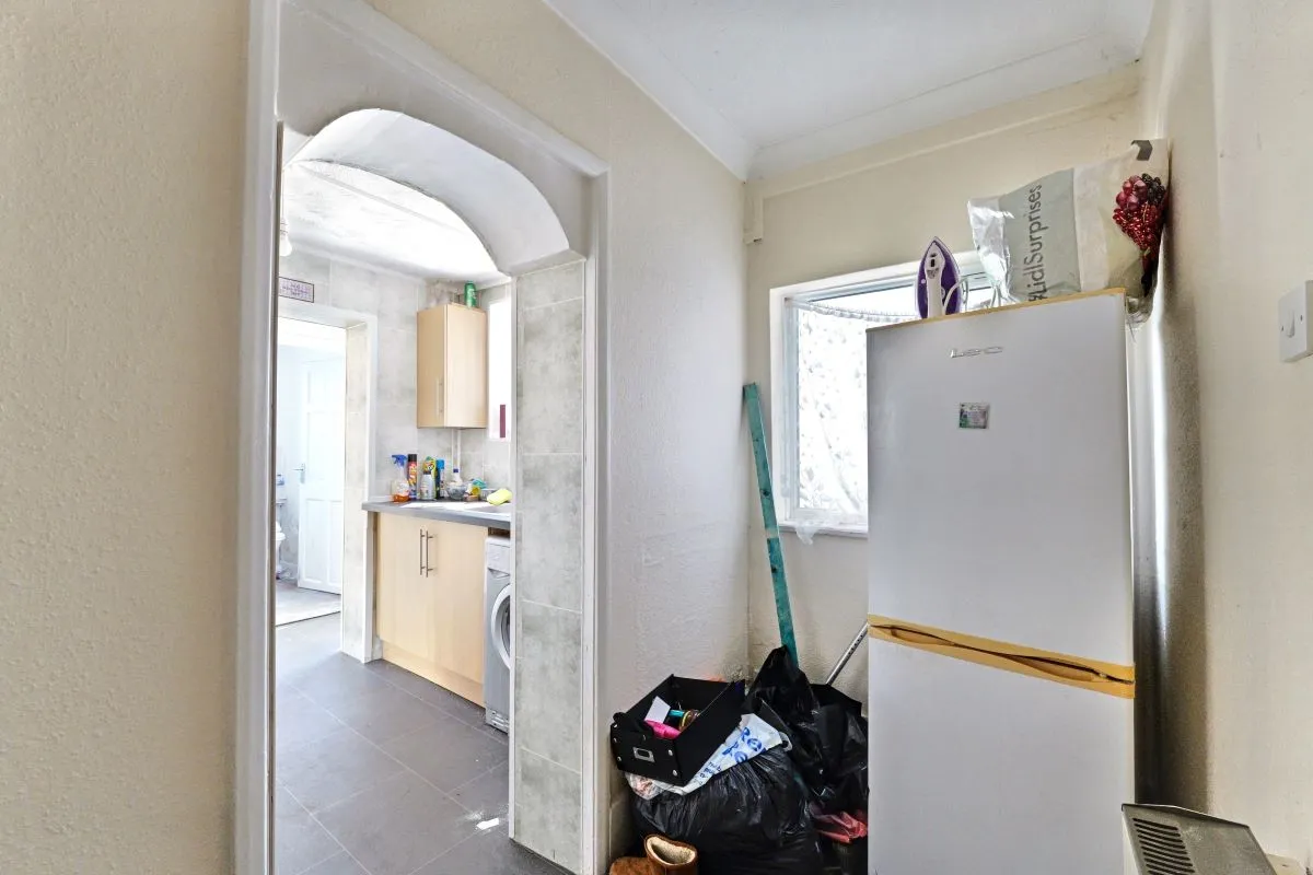 Littlehampton, West Sussex, BN17 7DE - Online Auctions