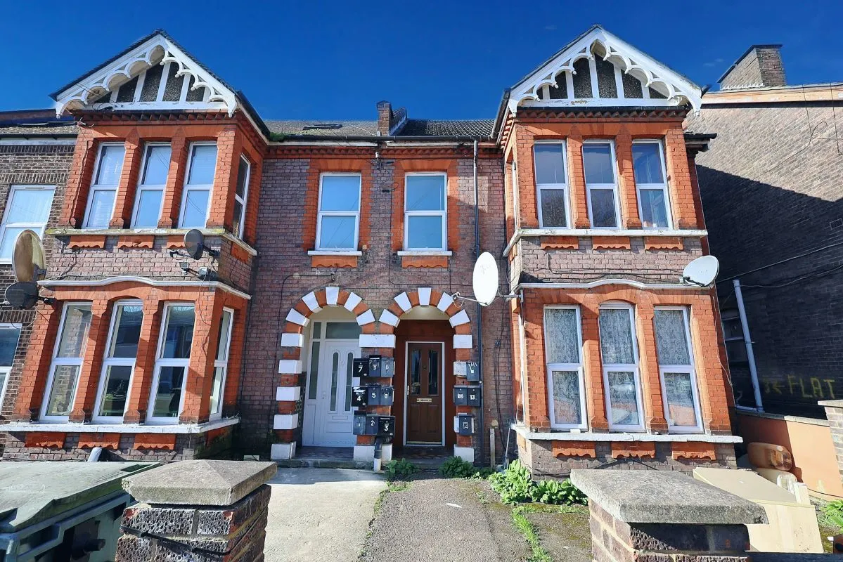 23-25 Biscot Road, Luton, Bedfordshire, LU3 1AH - Online Auctions