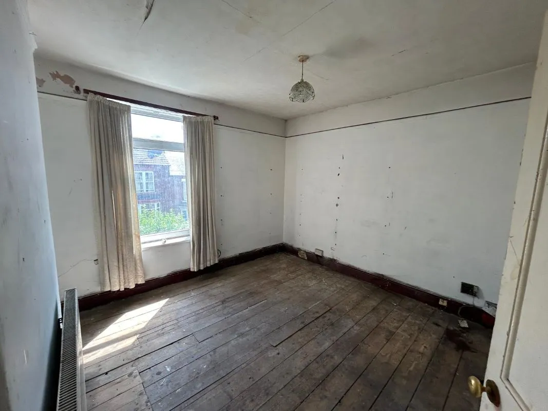 Sheffield, South Yorkshire, S2 1UF - Online Auctions