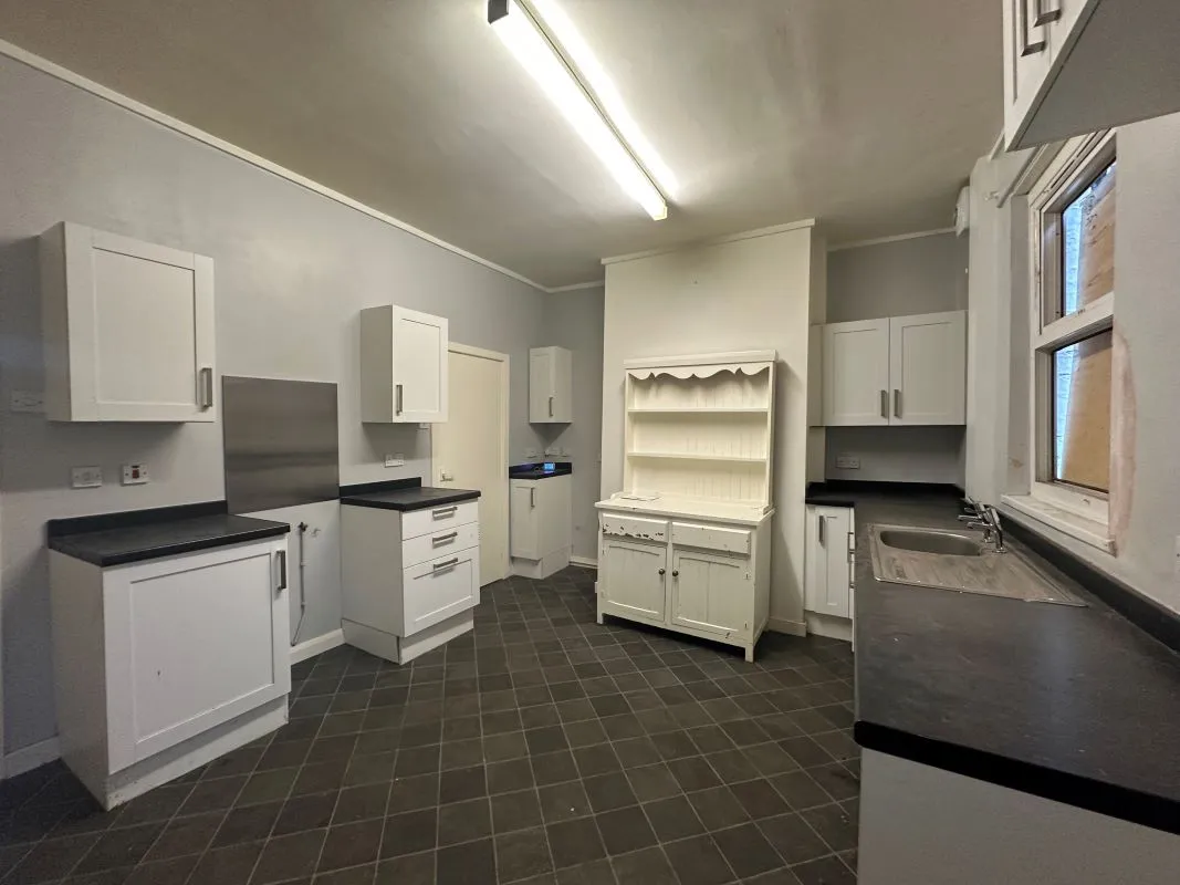 Barnsley, South Yorkshire, S70 4HT - Online Auctions