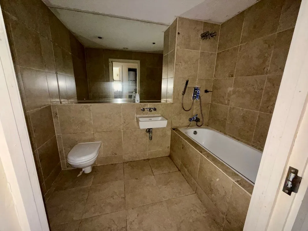 3 North Bank, Sheffield, South Yorkshire, S3 8JT - Online Auctions