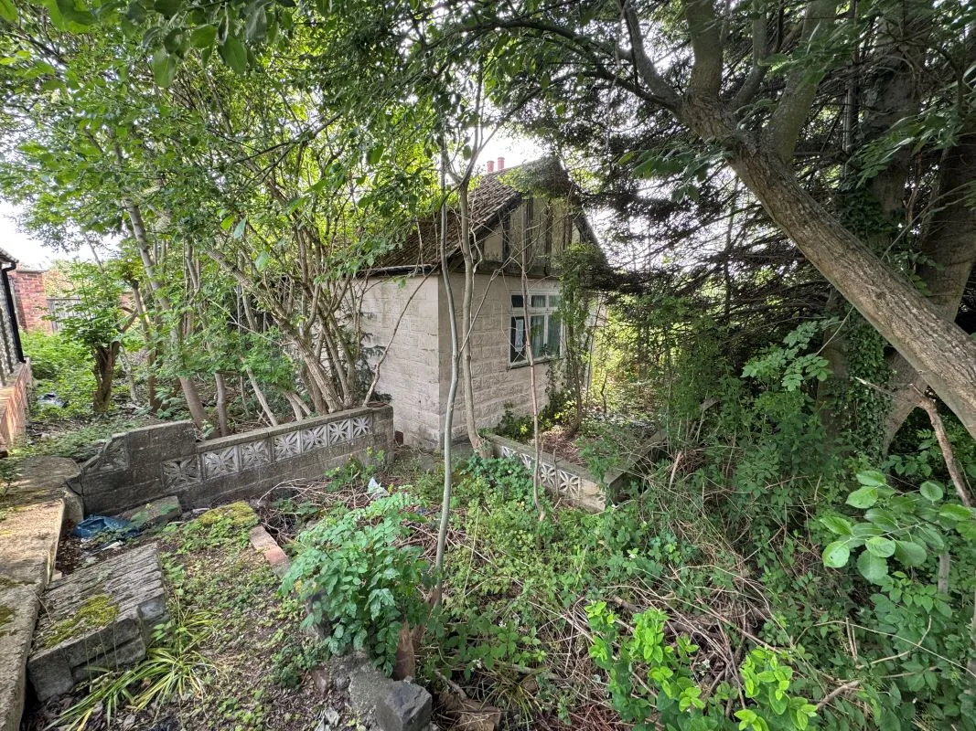 Sheffield, South Yorkshire, S8 8PB - Online Auctions