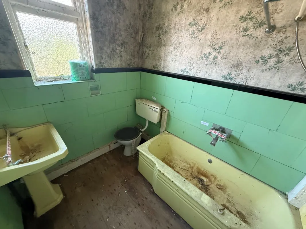Sheffield, South Yorkshire, S8 8PB - Online Auctions