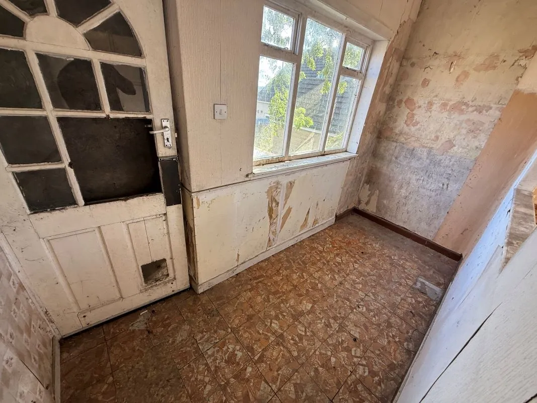 Sheffield, South Yorkshire, S8 8PB - Online Auctions