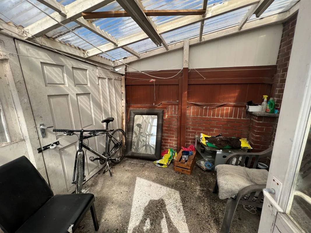 Hemsworth, Pontefract, West Yorkshire, WF9 4QN - Online Auctions