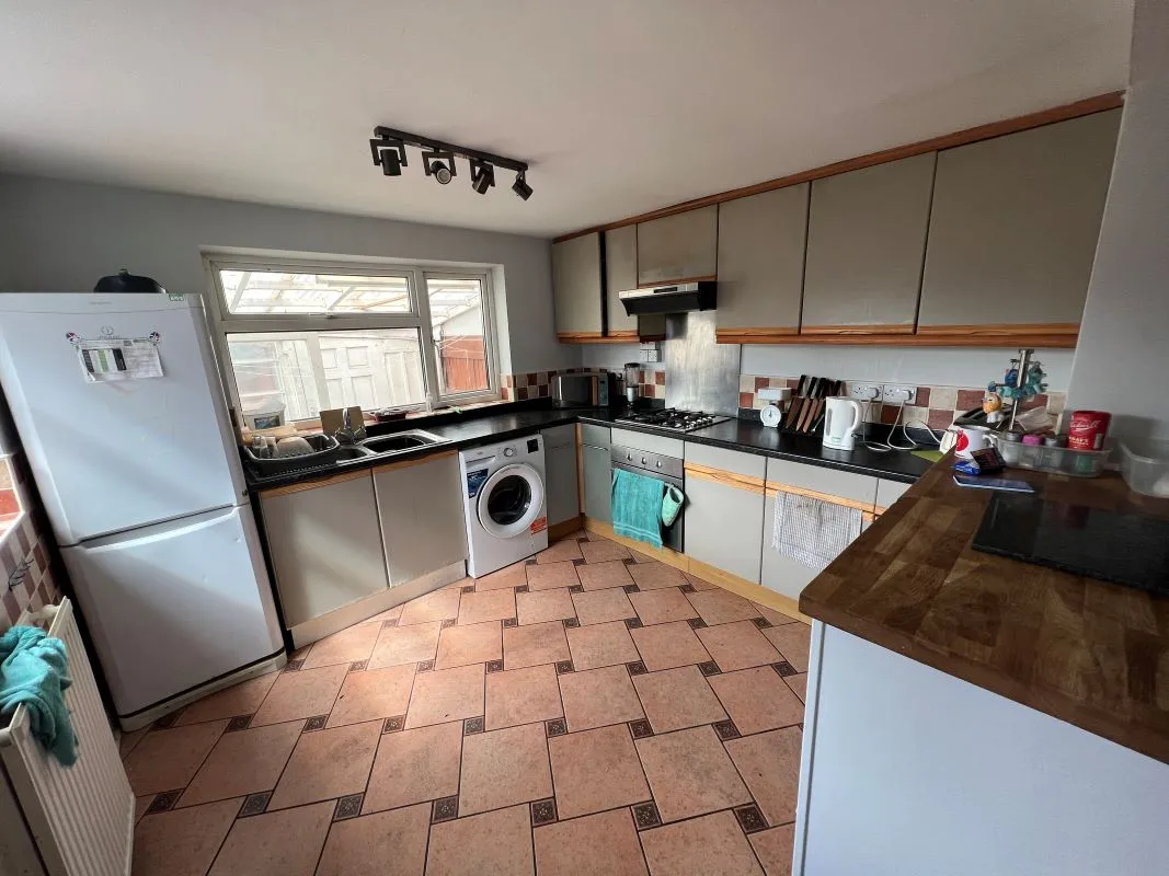 Hemsworth, Pontefract, West Yorkshire, WF9 4QN - Online Auctions