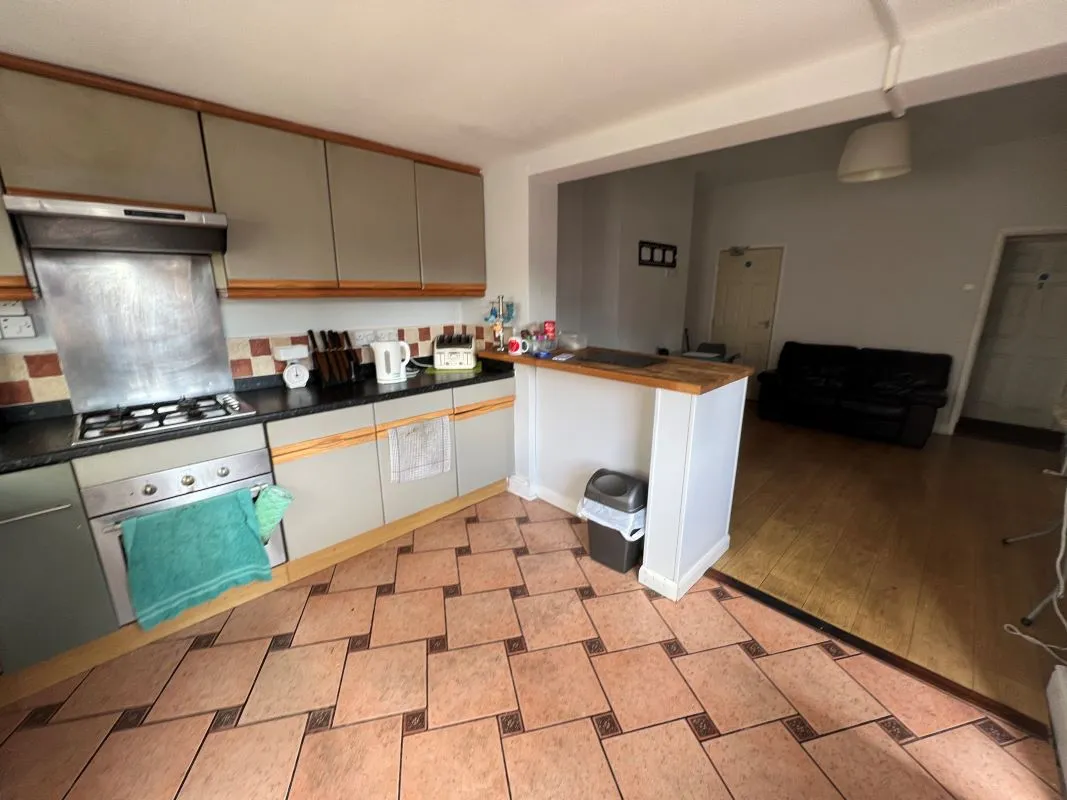 Hemsworth, Pontefract, West Yorkshire, WF9 4QN - Online Auctions