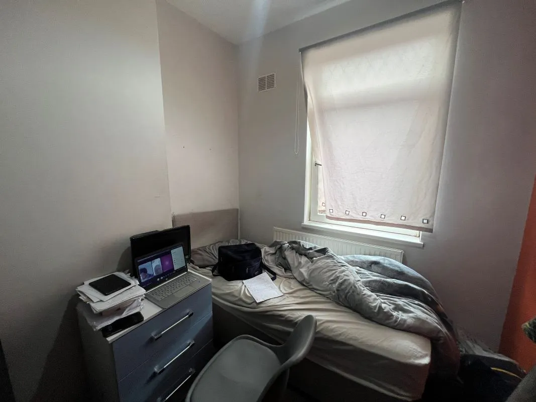 Hemsworth, Pontefract, West Yorkshire, WF9 4QN - Online Auctions