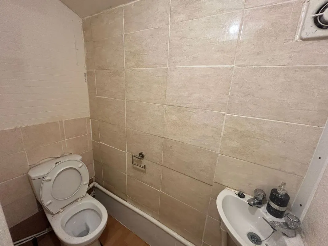 Stocksbridge, Sheffield, South Yorkshire, S36 1FW - Online Auctions